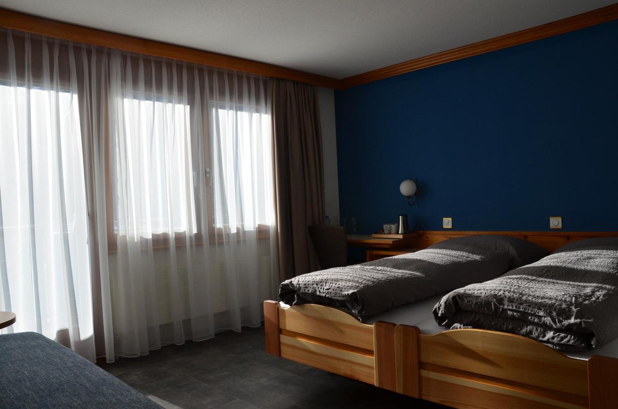 Ski-In/Ski-Out Hotel Sport Saas-Almagell Room photo